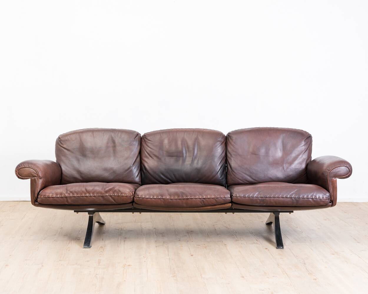 Brown leather 3-seater sofa by Sede, model DS 31, vintage 1960s.