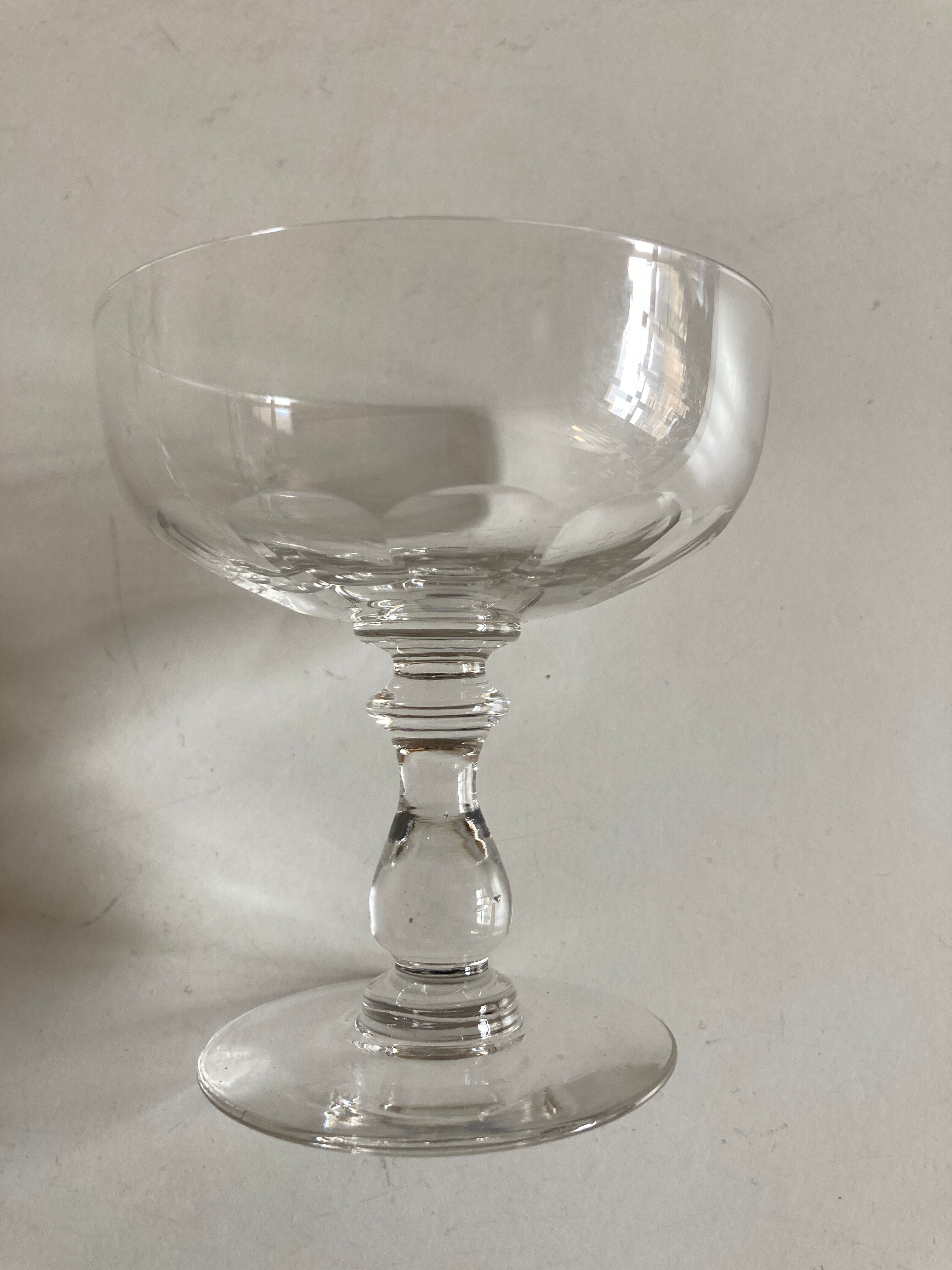 Set of 8 19th crystal crystal glasses with matching flat ribs