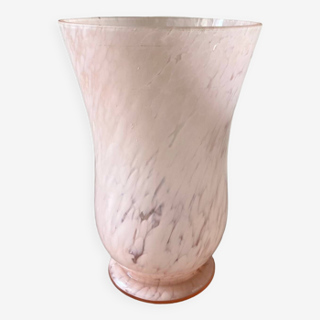 Grand vase en verre soufflé rose