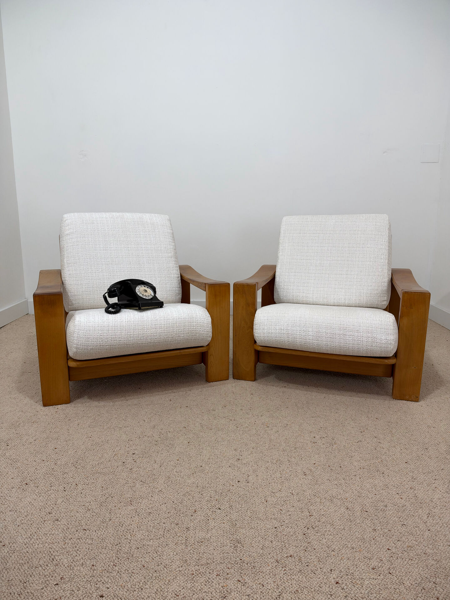 Pair of vintage armchairs in solid wood – new white fabric
