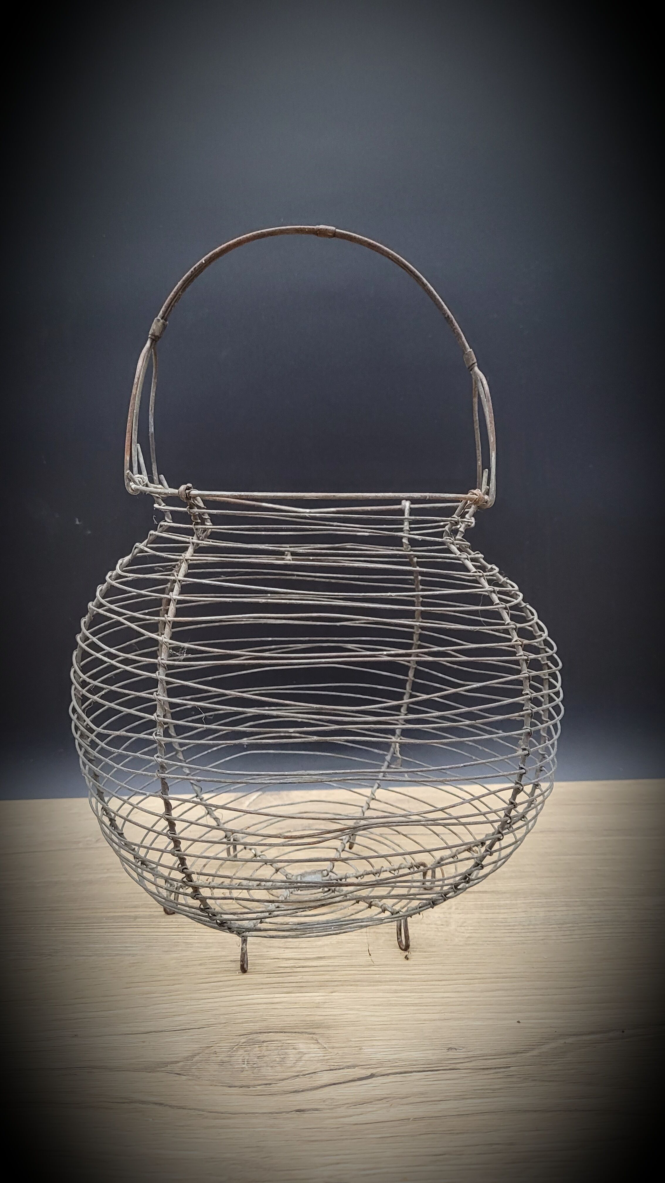 Basket braided metal salad