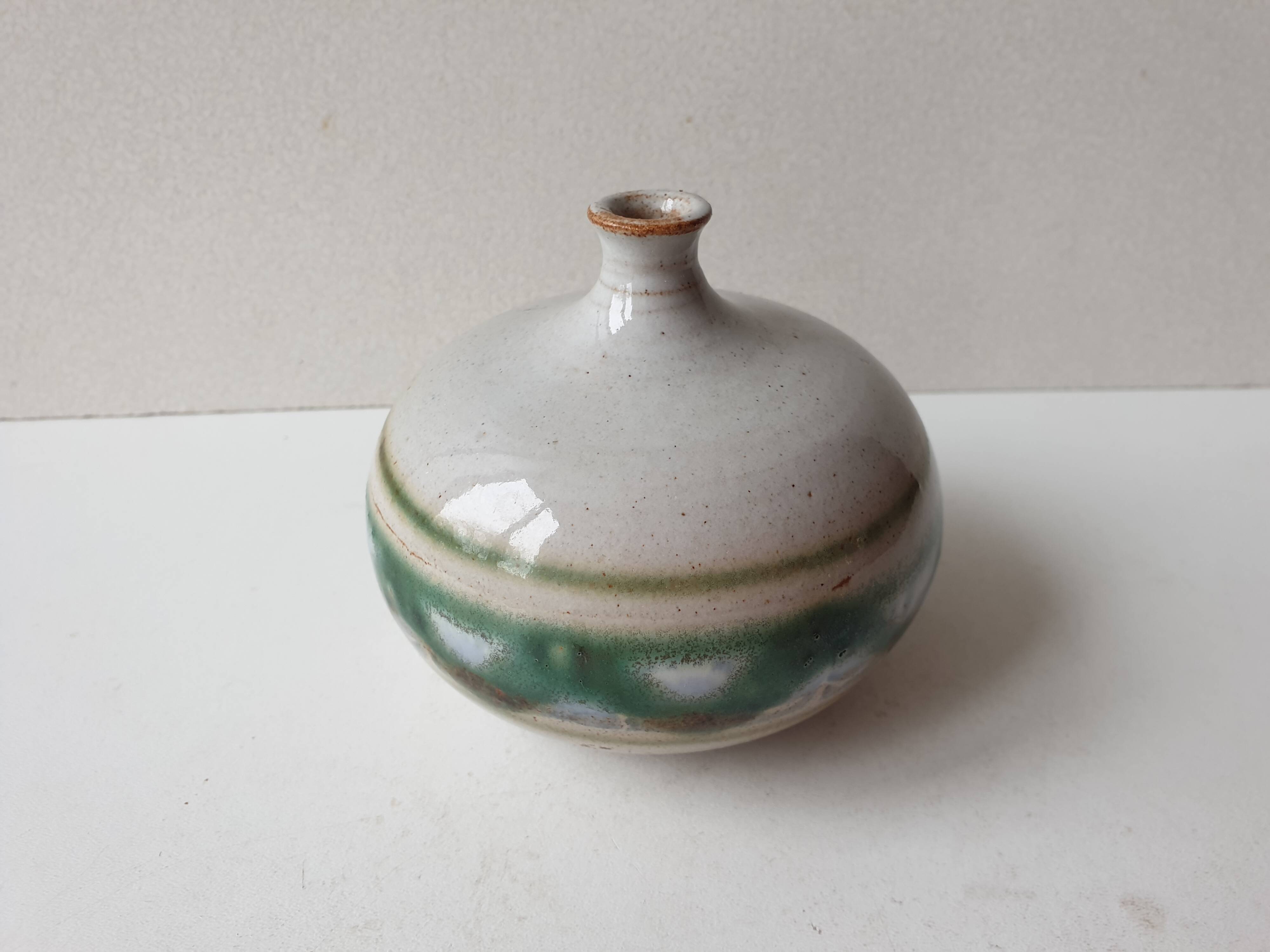 Single-flower vase signed Voldemar Volkoff Vallauris