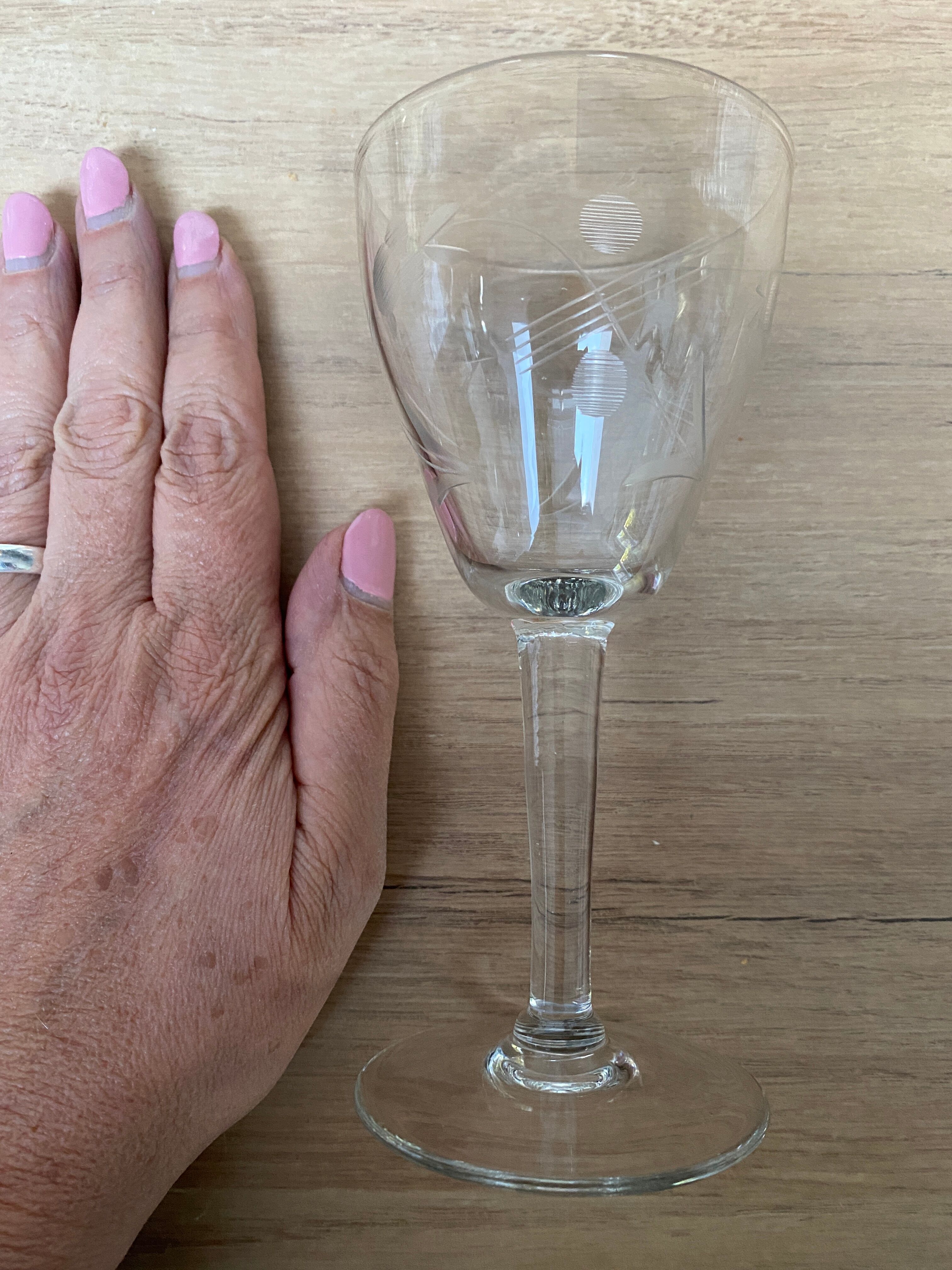 Set of 6 engraved wine glasses