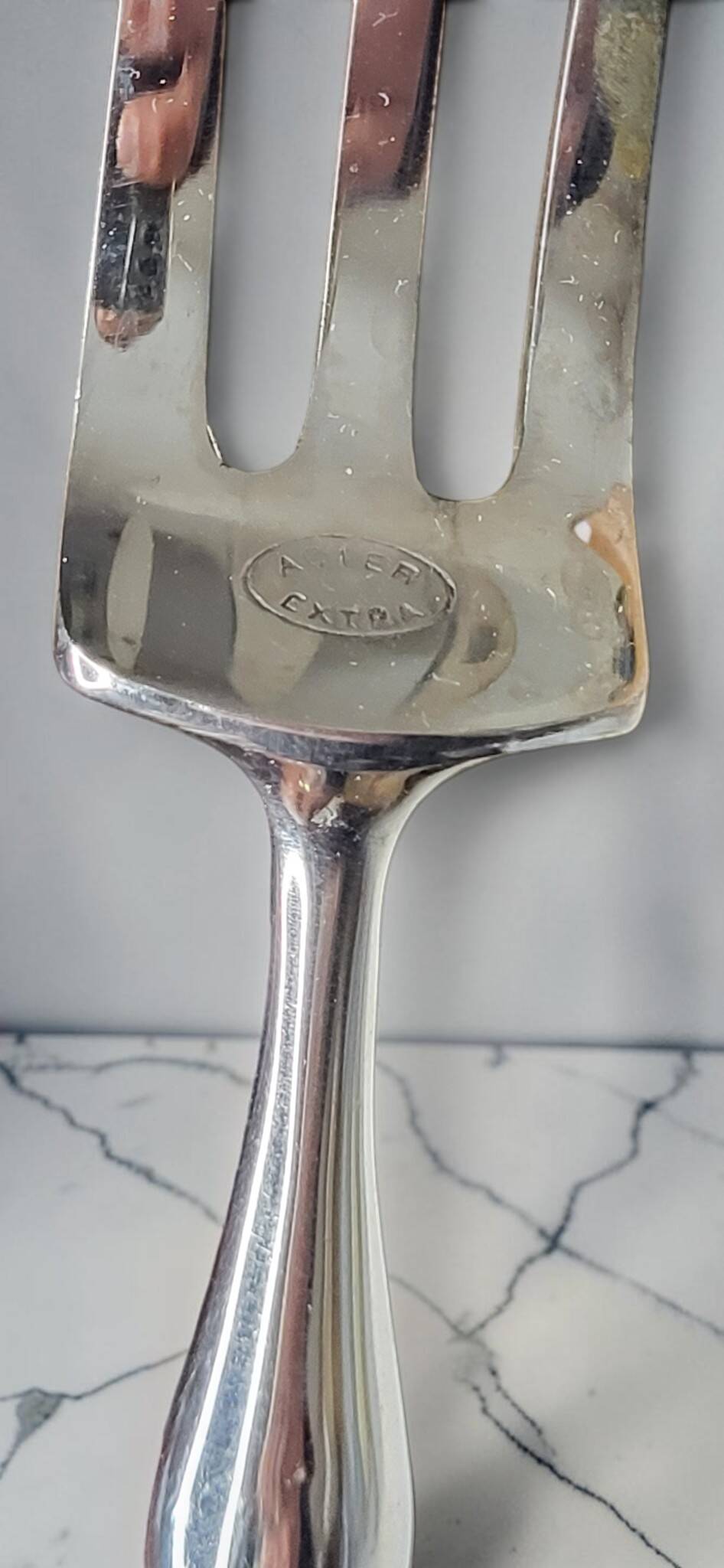 Silver serving cutlery