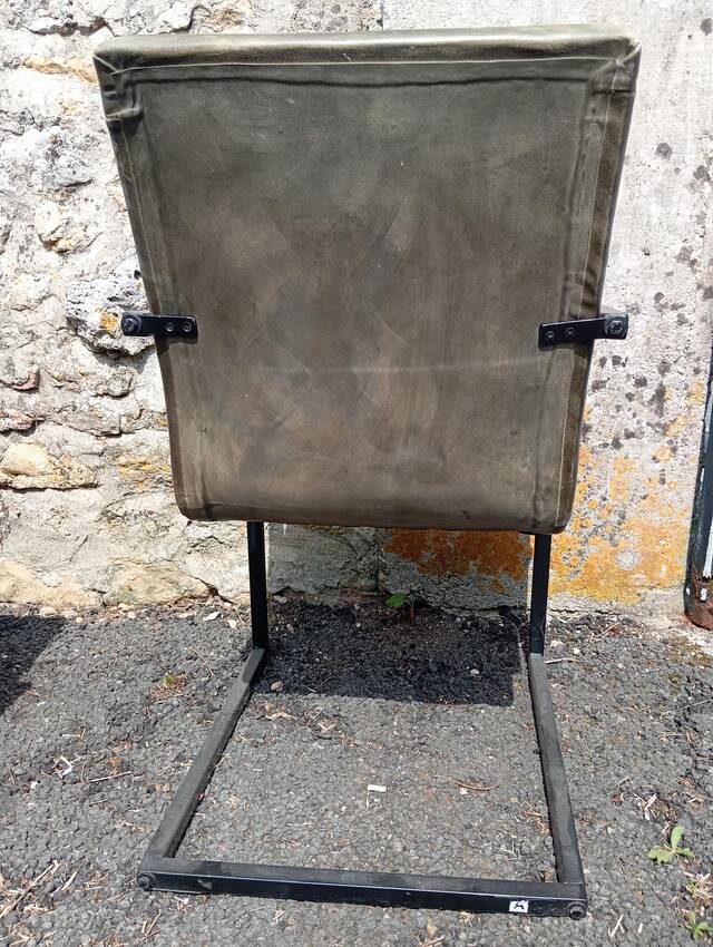 Set of 4 "Cantilever" chairs
