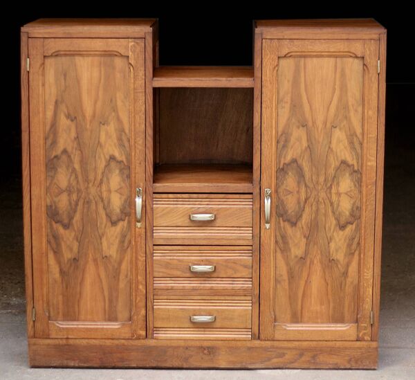 Buffet Art Deco en acajou et loupe d'acajou. Patine splendide.