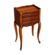Table de chevet à poignées dorées