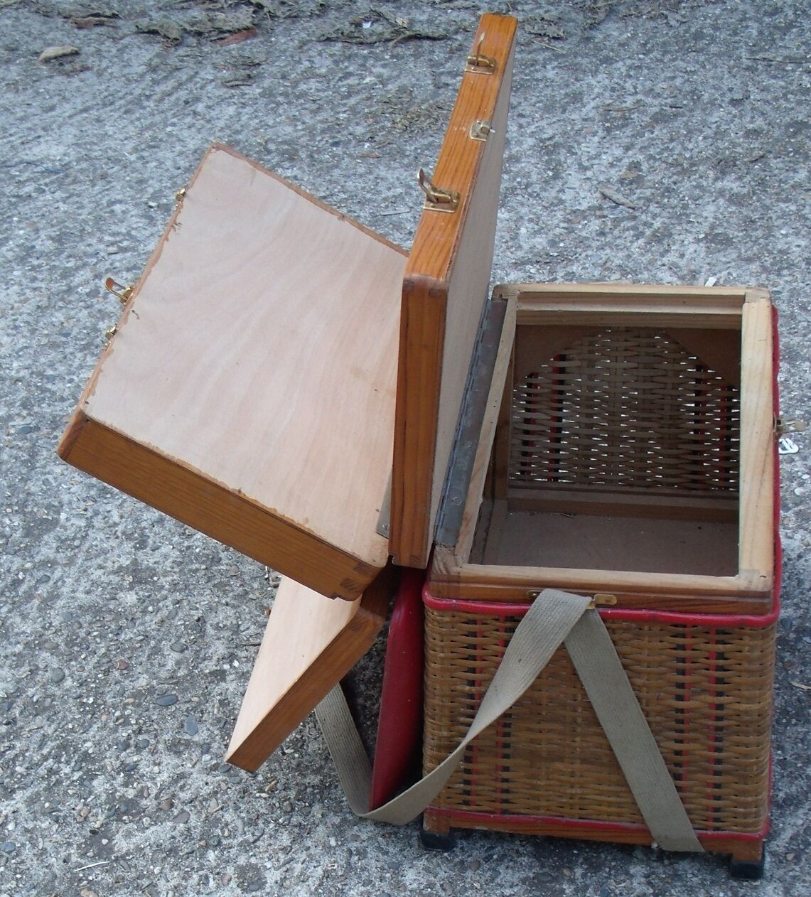 Rattan and skaï work box signed Soudexvinyl