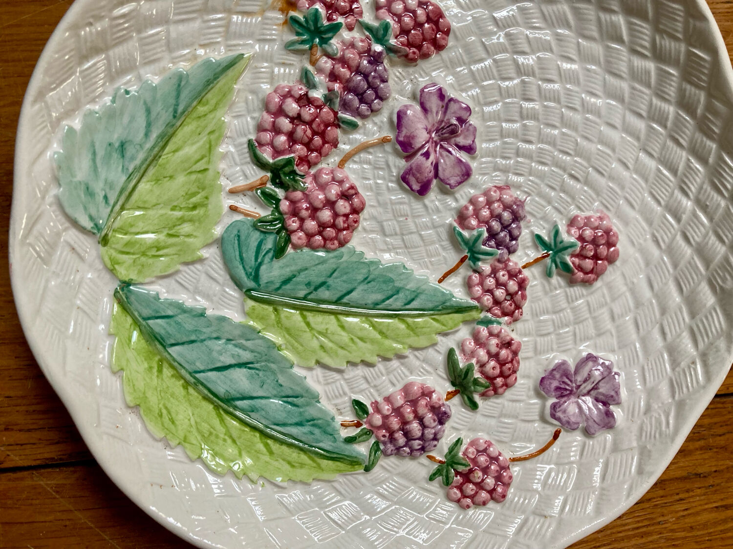 Set of two earthenware plates/dishes.