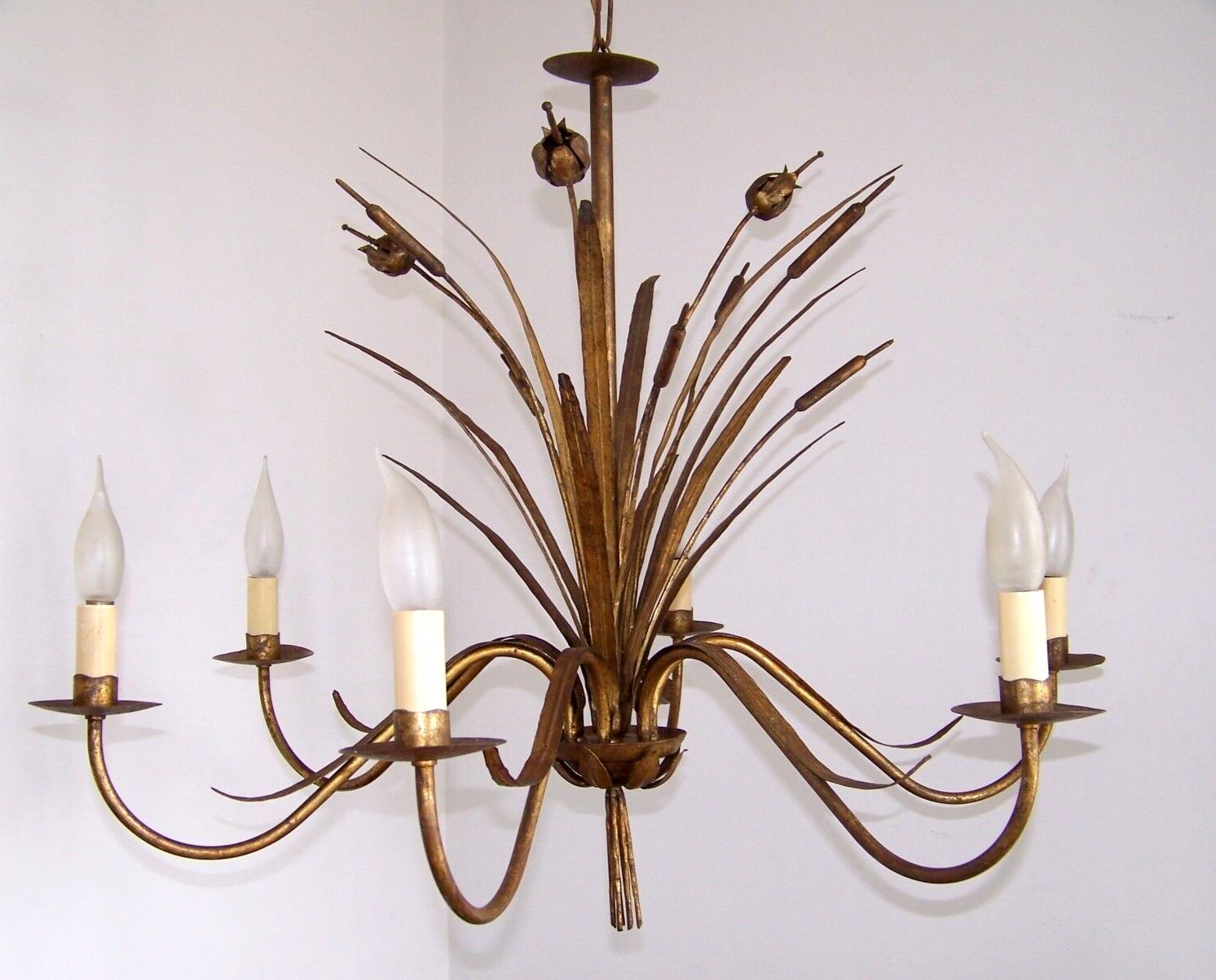 Hollywood regency style bull rush gilt metal toleware 6 light chandelier 4369