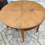 Half moon wallet table