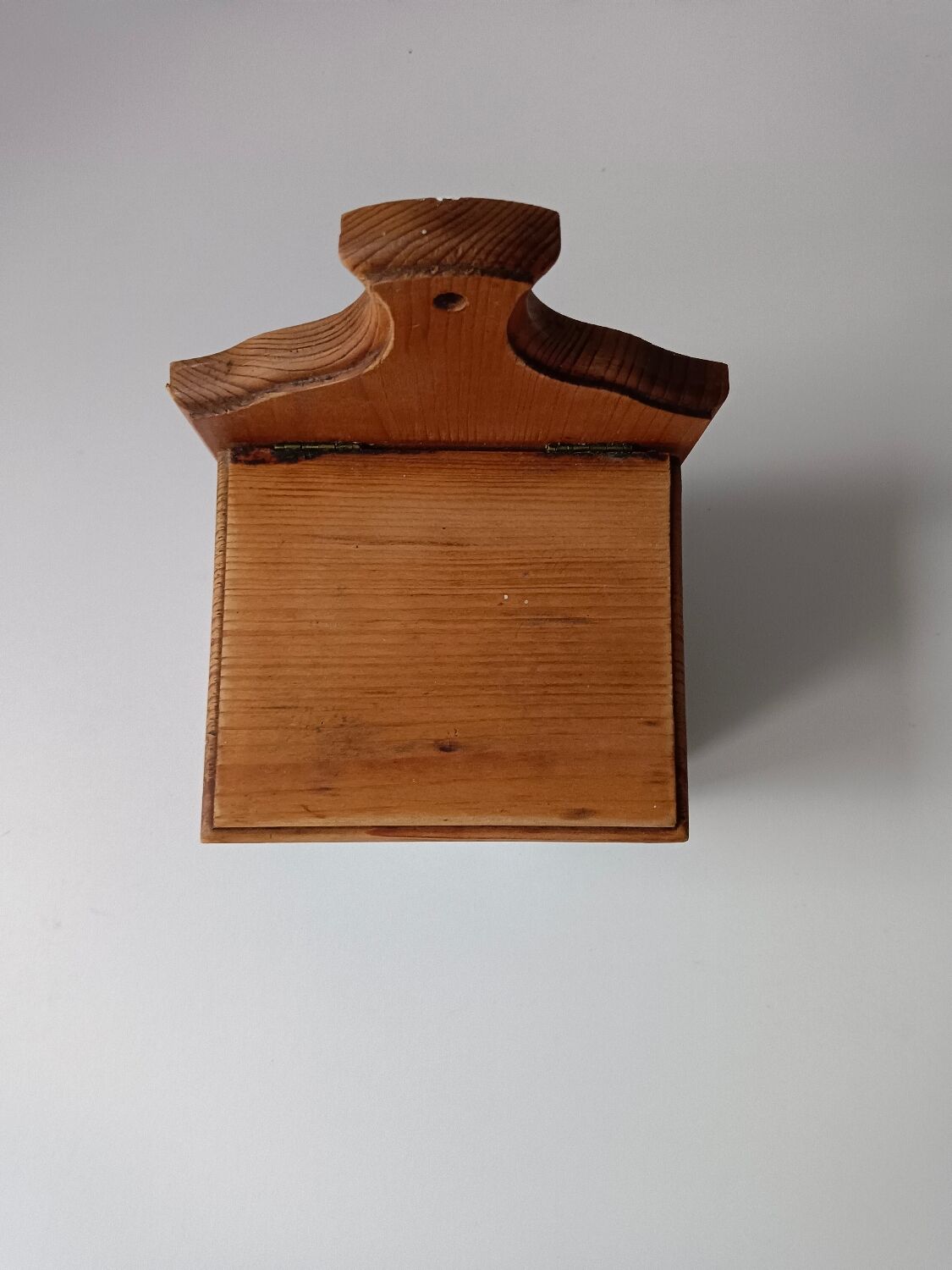Wooden spice box and wall ceramic