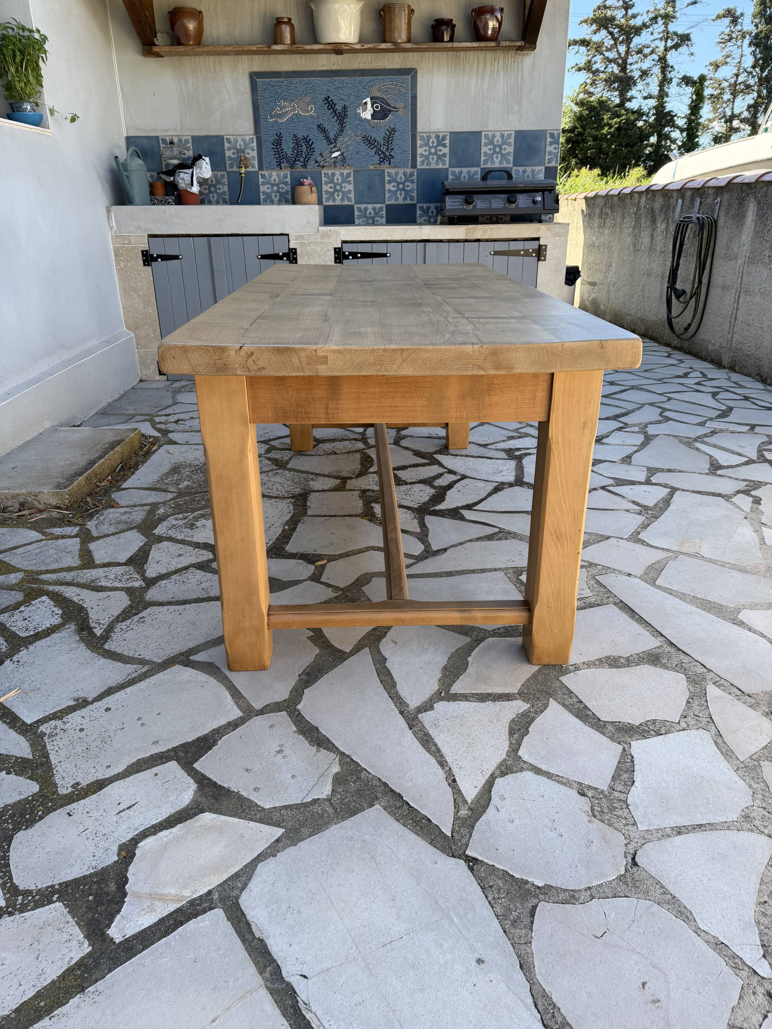 Farm table