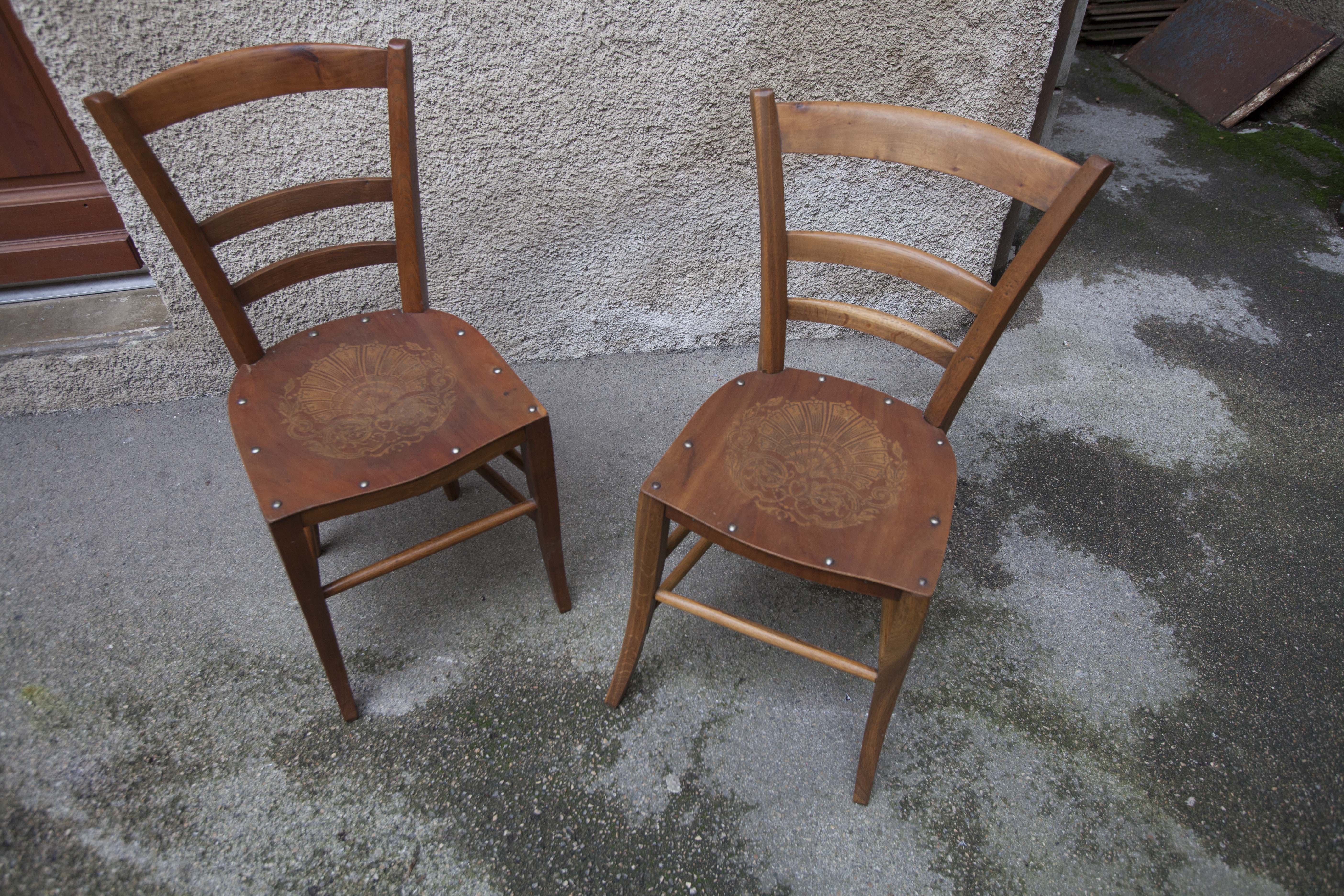 Pair of wooden chairs from the 1920s