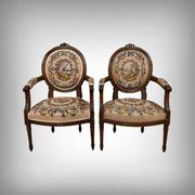 Paire de fauteuils en hêtre, style Louis XVI – début XXe