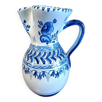Pitcher. Talavera pottery