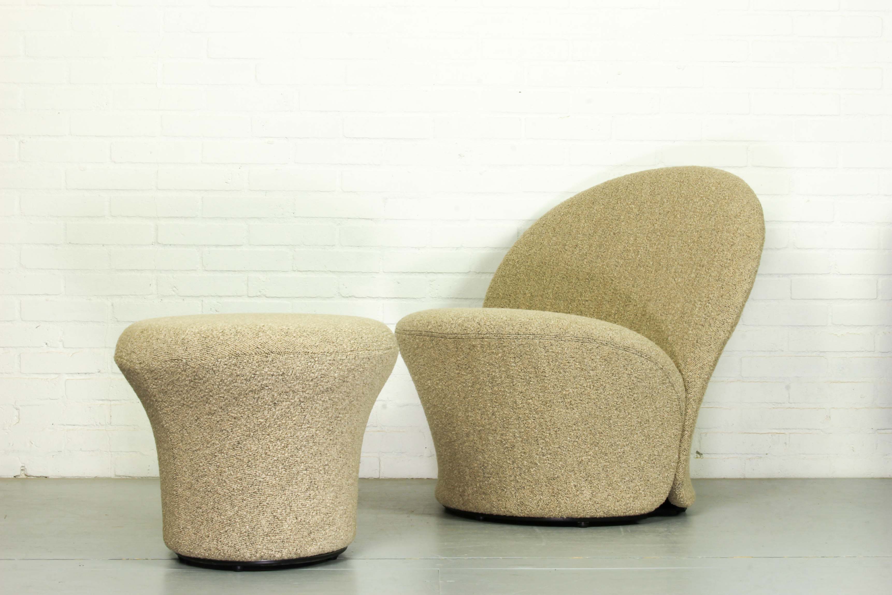 F572 lounge chair and mushroom ottoman by Pierre Paulin for Artifort, 1967