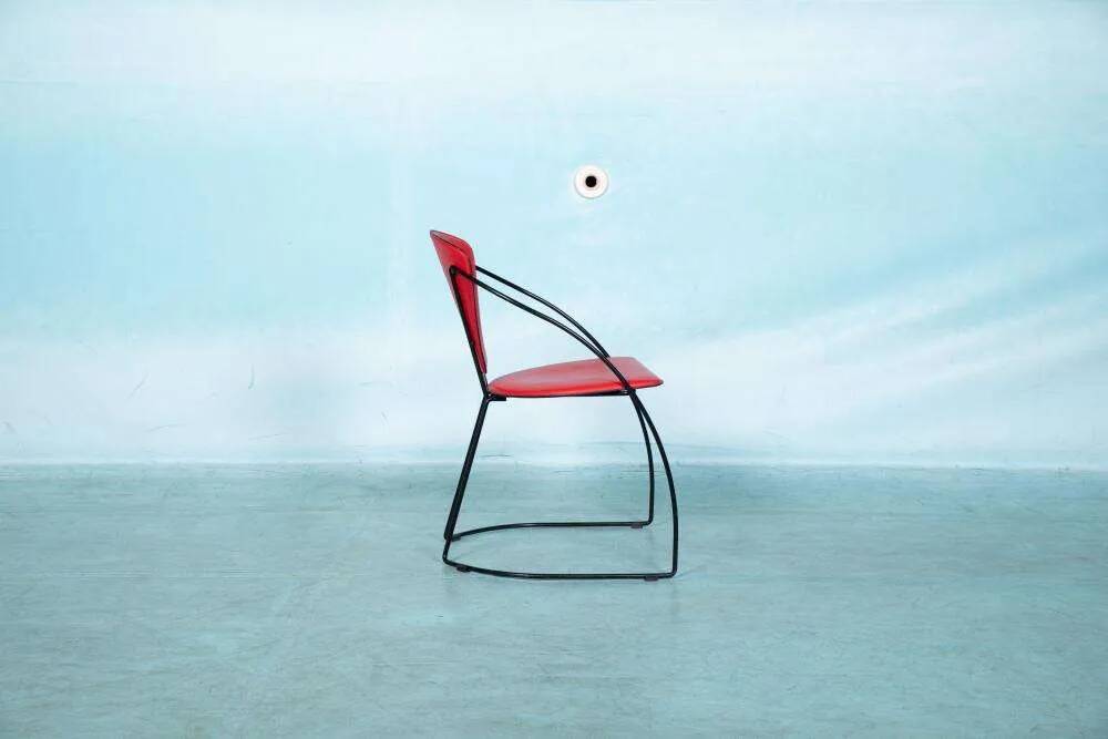 Ensemble de 4 chaises Linda, design italien des années 1980.