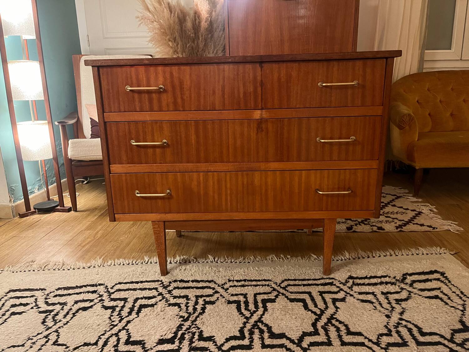 Vintage oak chest of drawers