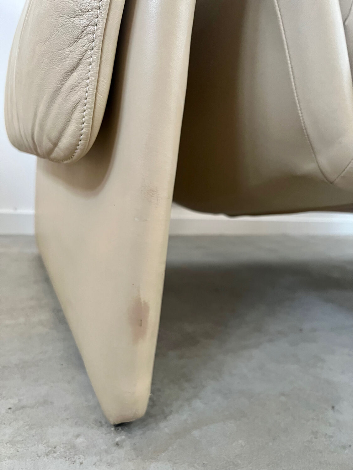 Vintage design sofa de sede ds-2011 in cream leather 2 places