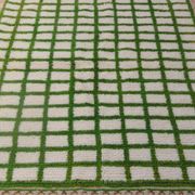 Tapis berbère marocain à carreaux verts et blancs