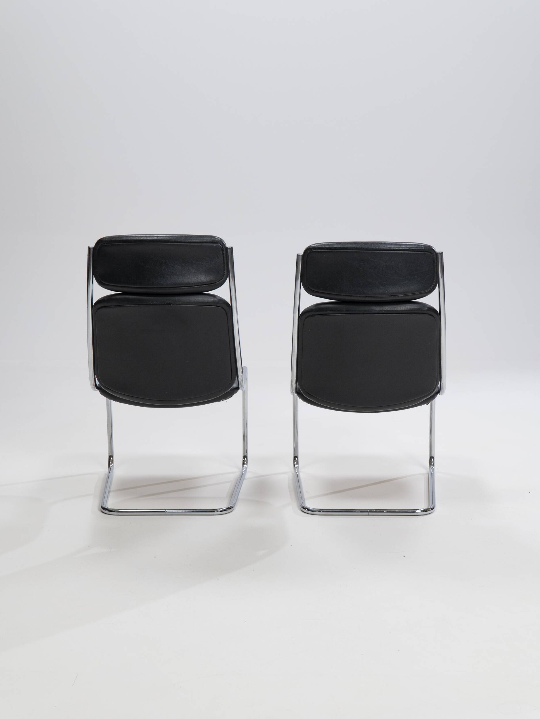 Paire de chaises cantilever en cuir par Mauser Werke Waldeck, Allemagne de l'Ouest, 19