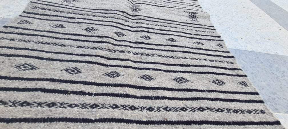 Hand-made grey and black carpet in pure wool  - 110x73cm