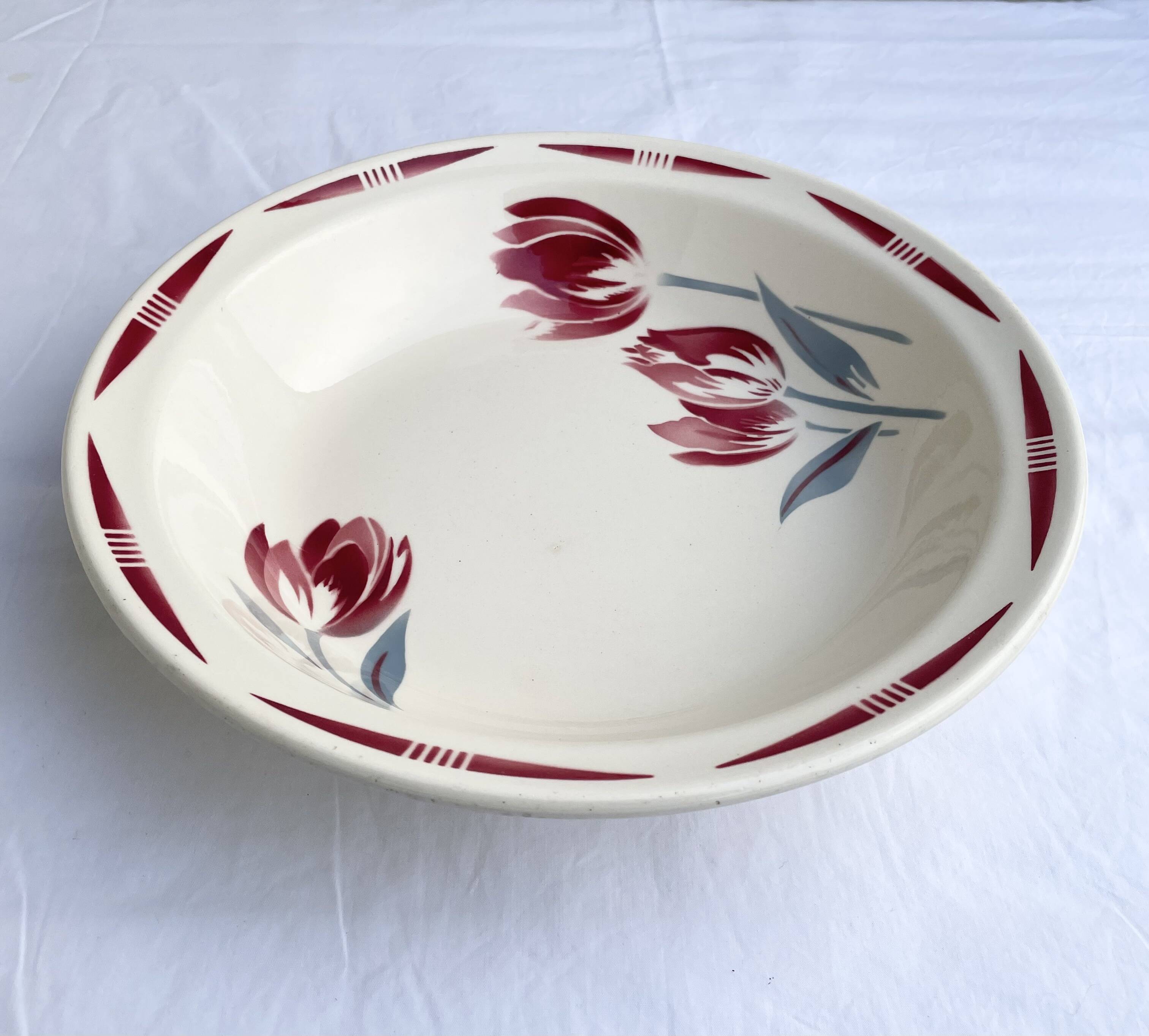 Antique shallow dish Badonviller tulip decoration