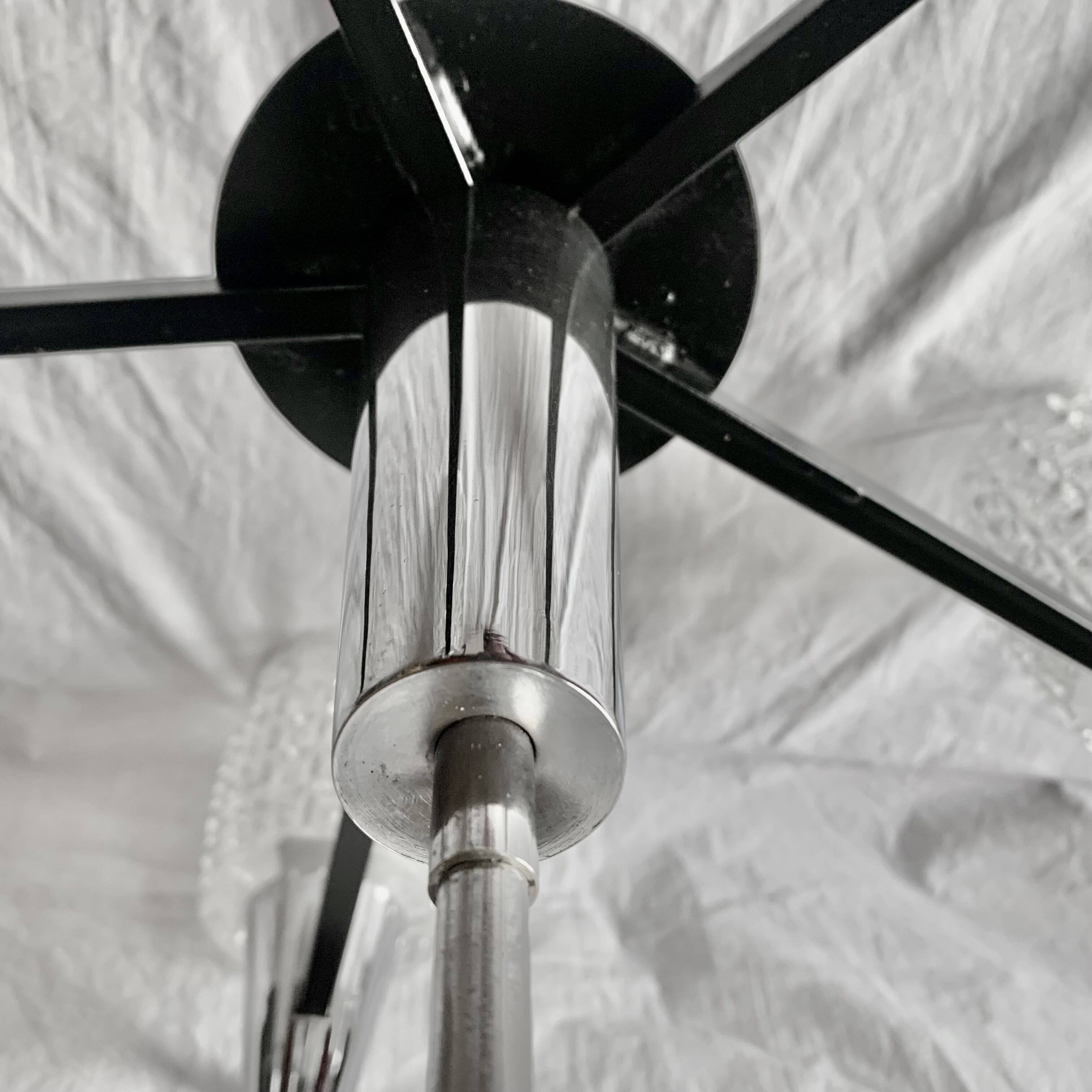 Large modernist chandelier in chromed metal and textured glass - 5 arms