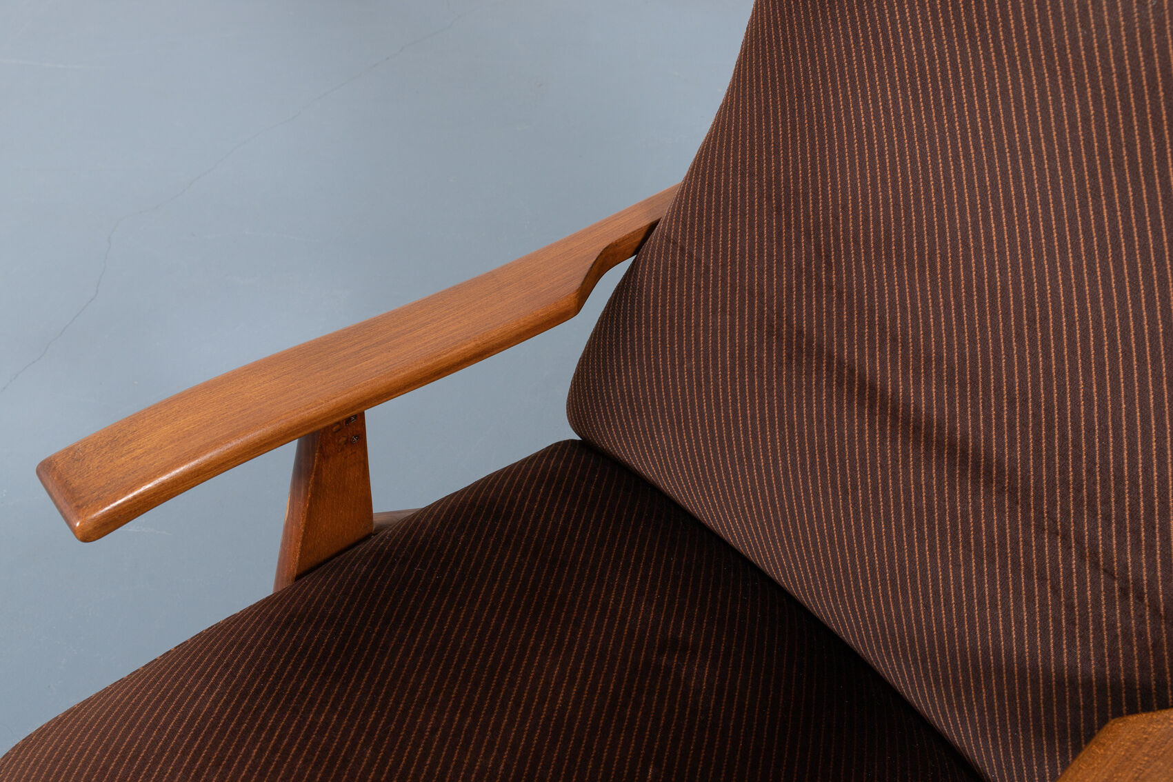 Italian reclining lounge chair by Antonio Gorgon