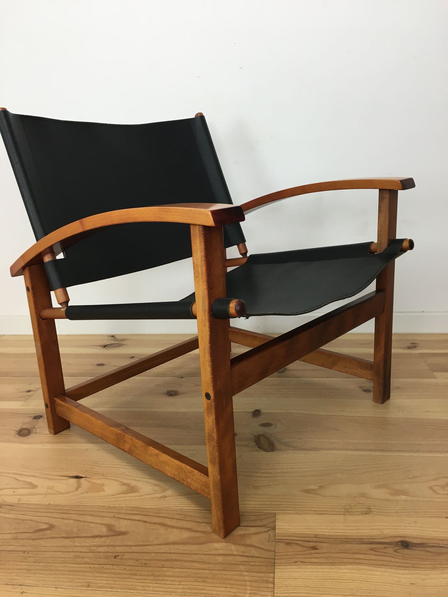 Scandinavian hyllinge Mobler Denmark chair, safari style, leather and wood