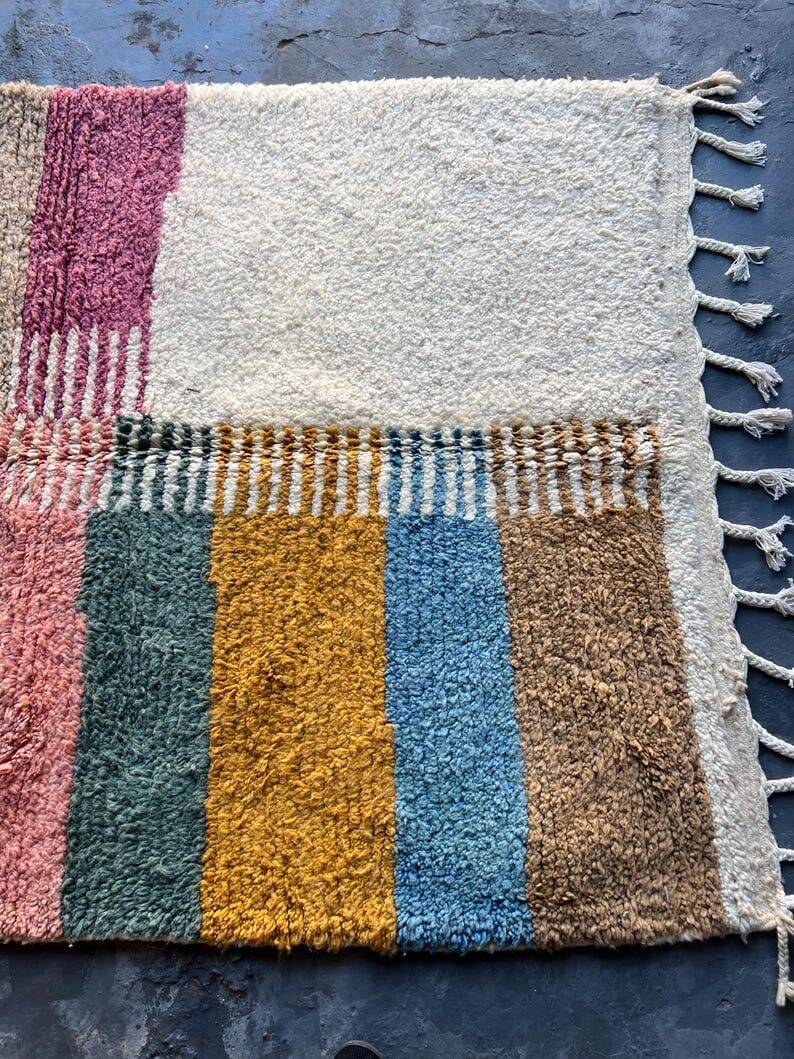 Handmade natural wool rug, size 100 x 200 cm