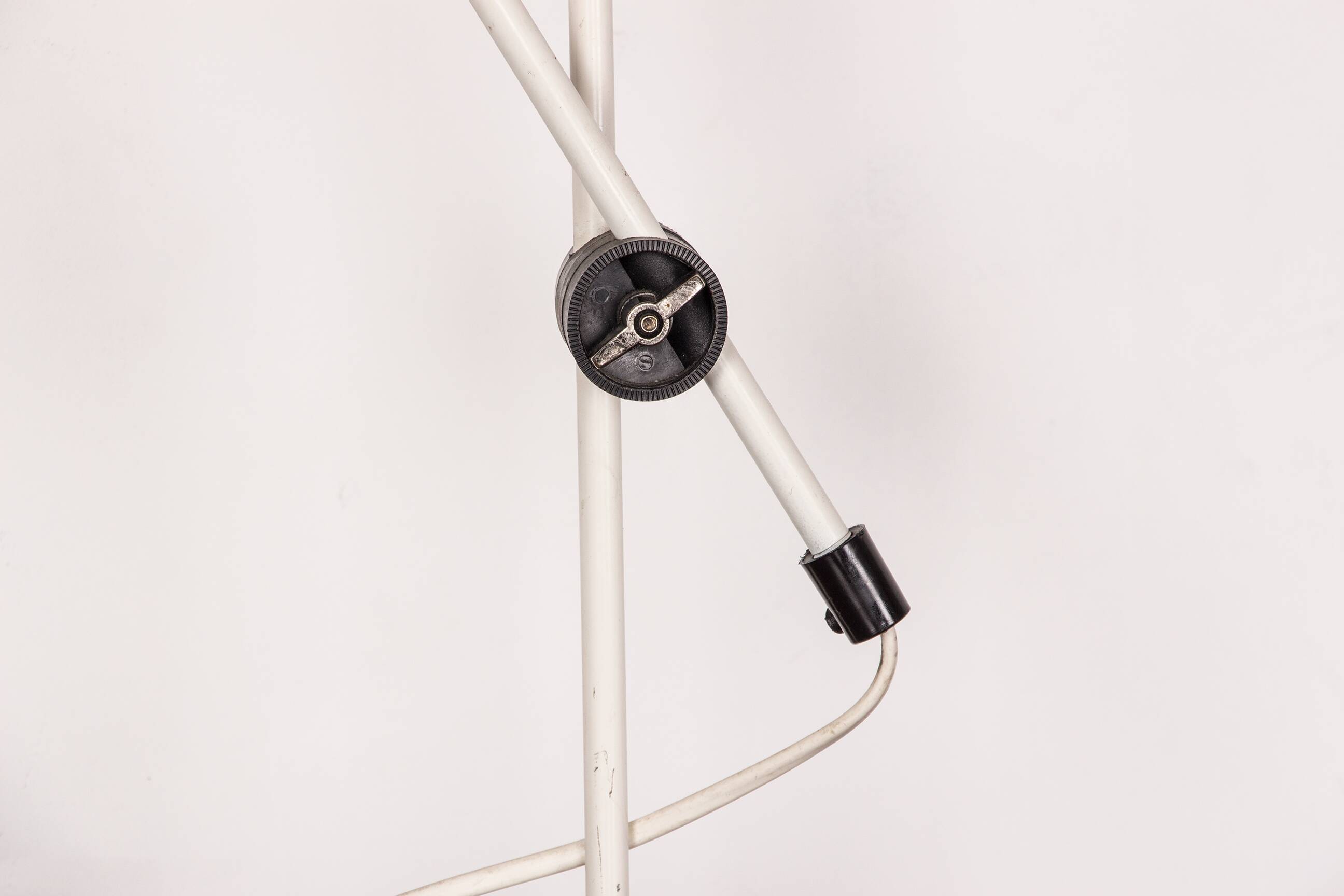 Tilting desk lamp in white metal 1960.