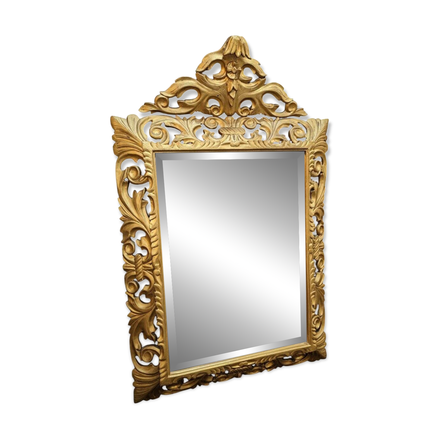 Large Italian mirror in carved and gilded wood