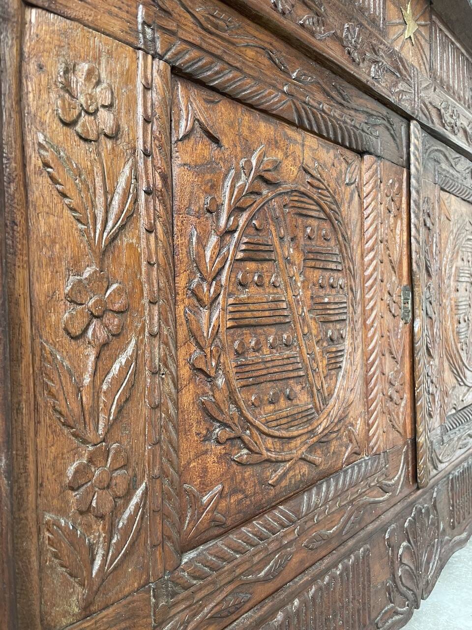 Auvergne brutalist folk art furniture 1890