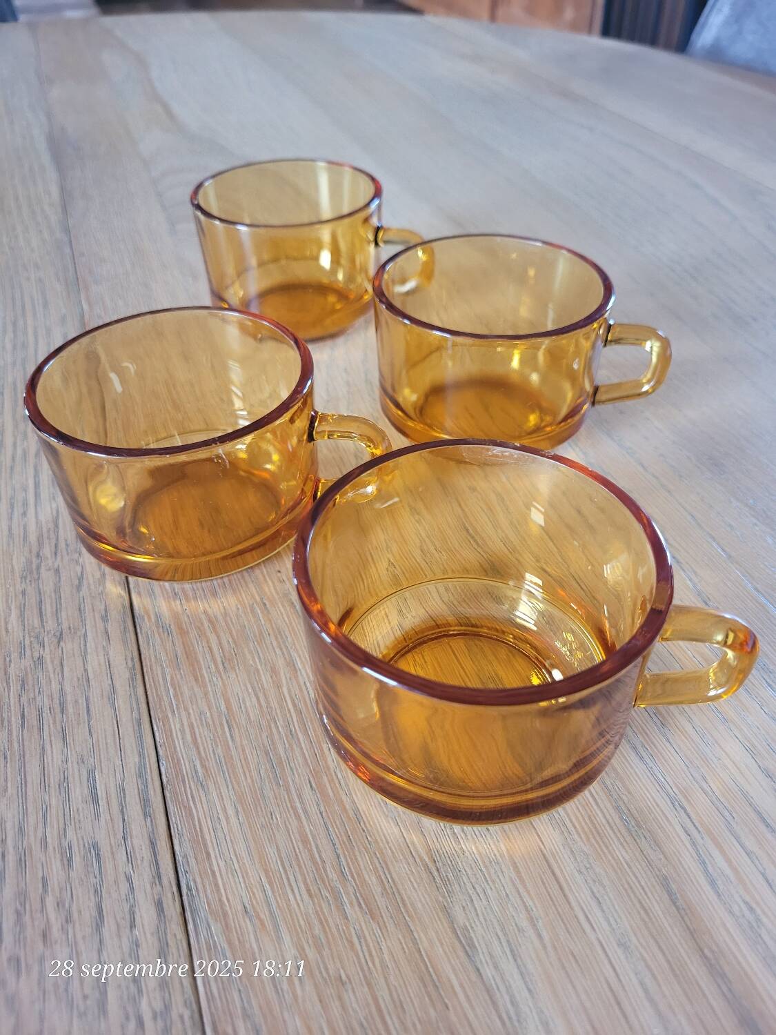 4 amber glass coffee cups