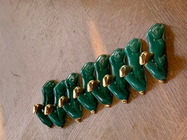 8 knife-wielding gazelles dabbling in green enamelled ceramic and vintage gold 1950