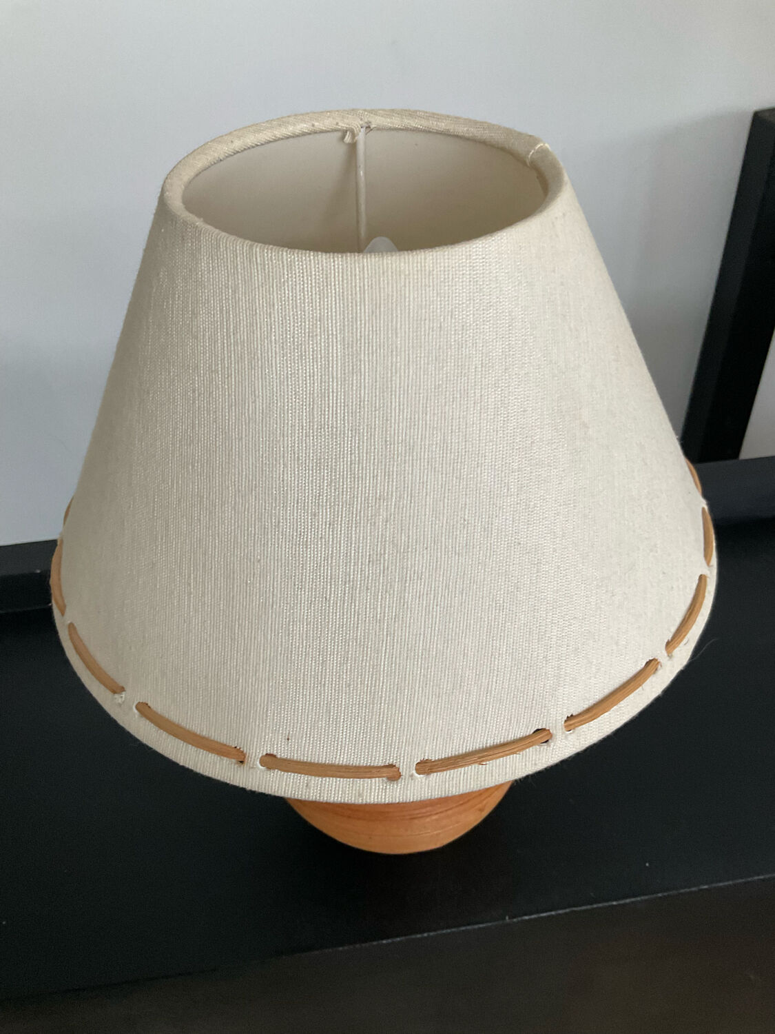 Vintage lamp from the 70s in ceramic and wicker