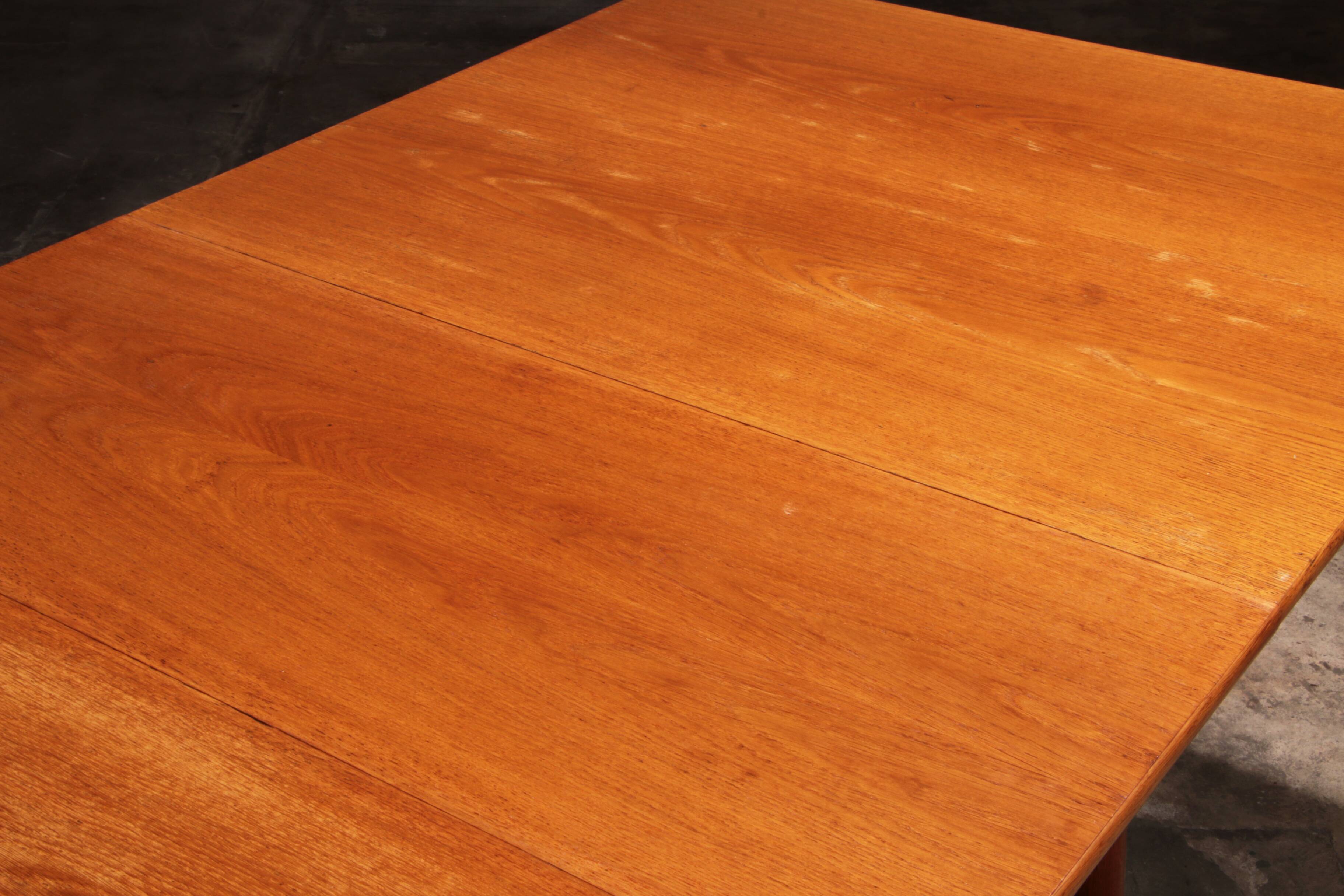 Complete Dining Room Set: 8 Teak CH-29 Sawbuck Chairs & AT 310 Table