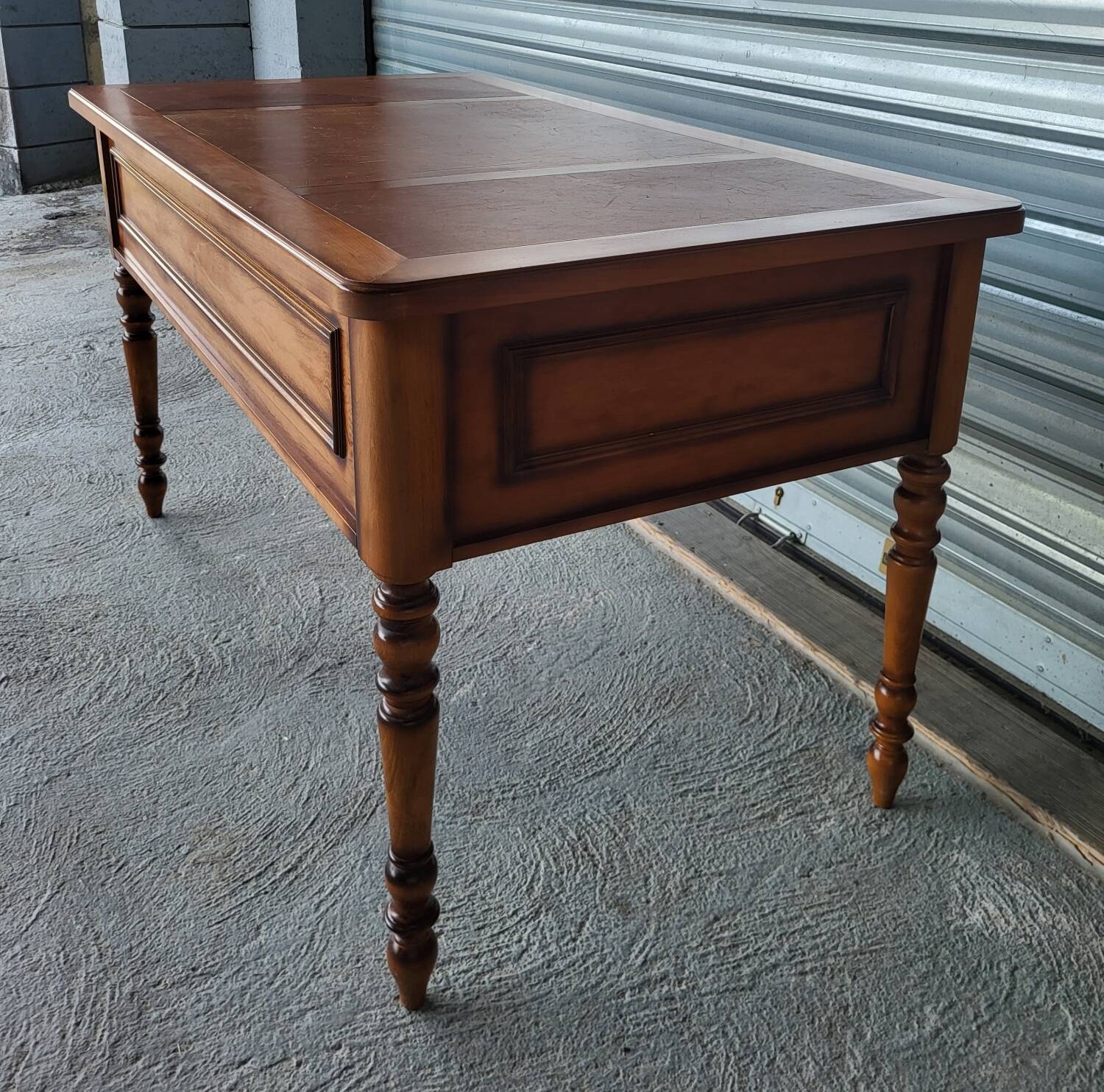 Louis Philippe style center-middle minister's desk in wood and leather