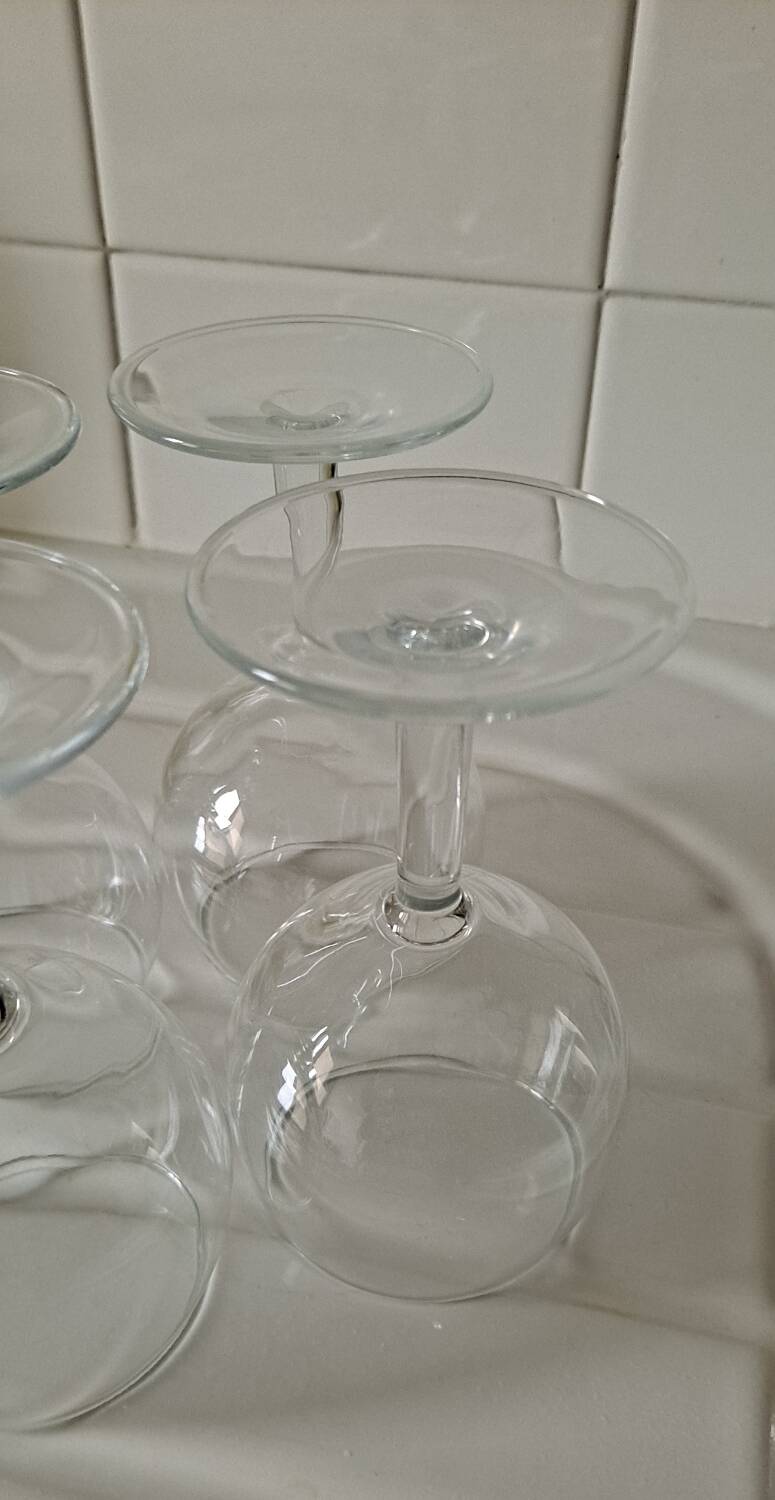 Set of bistro wine glasses