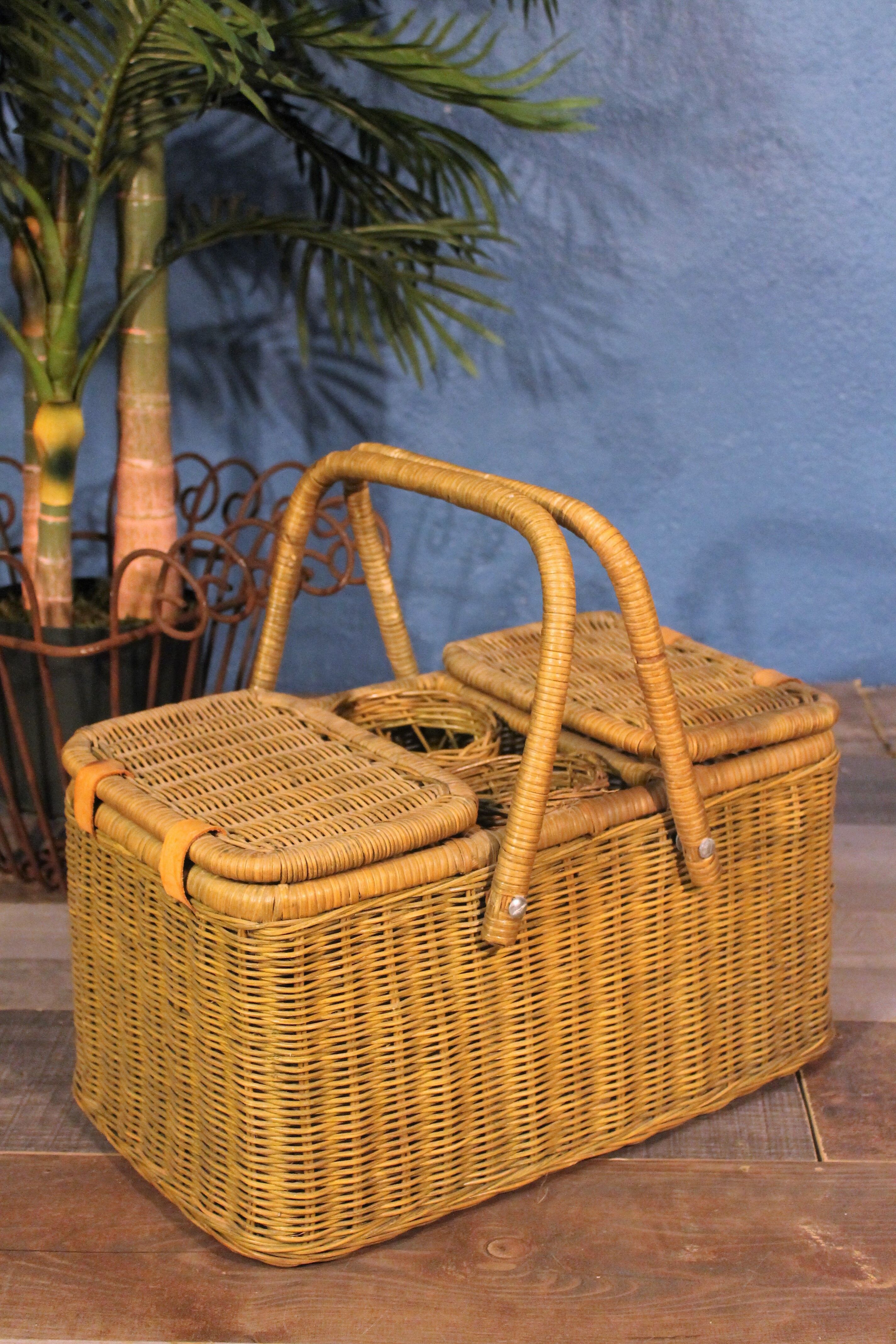 Picnic basket 1950s