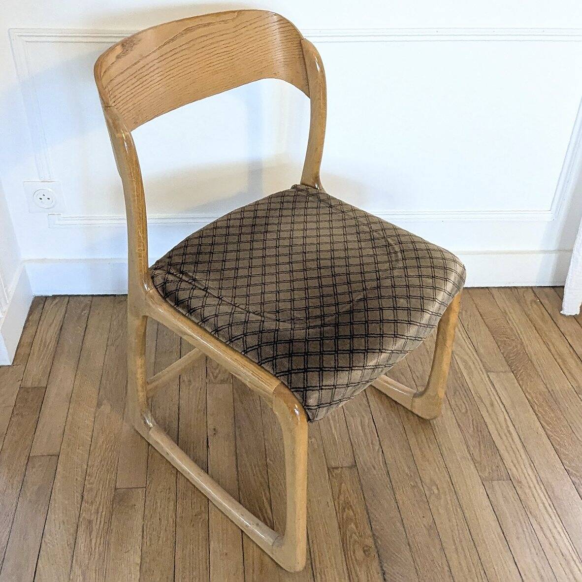 4 "Sled" chairs by Baumann
