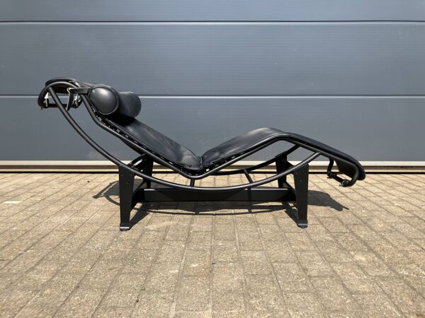 Originele Cassina Le Corbusier Lc4 Black on Black, Bijna als nieuw!
