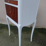 Ancien chevet en bois et blanc