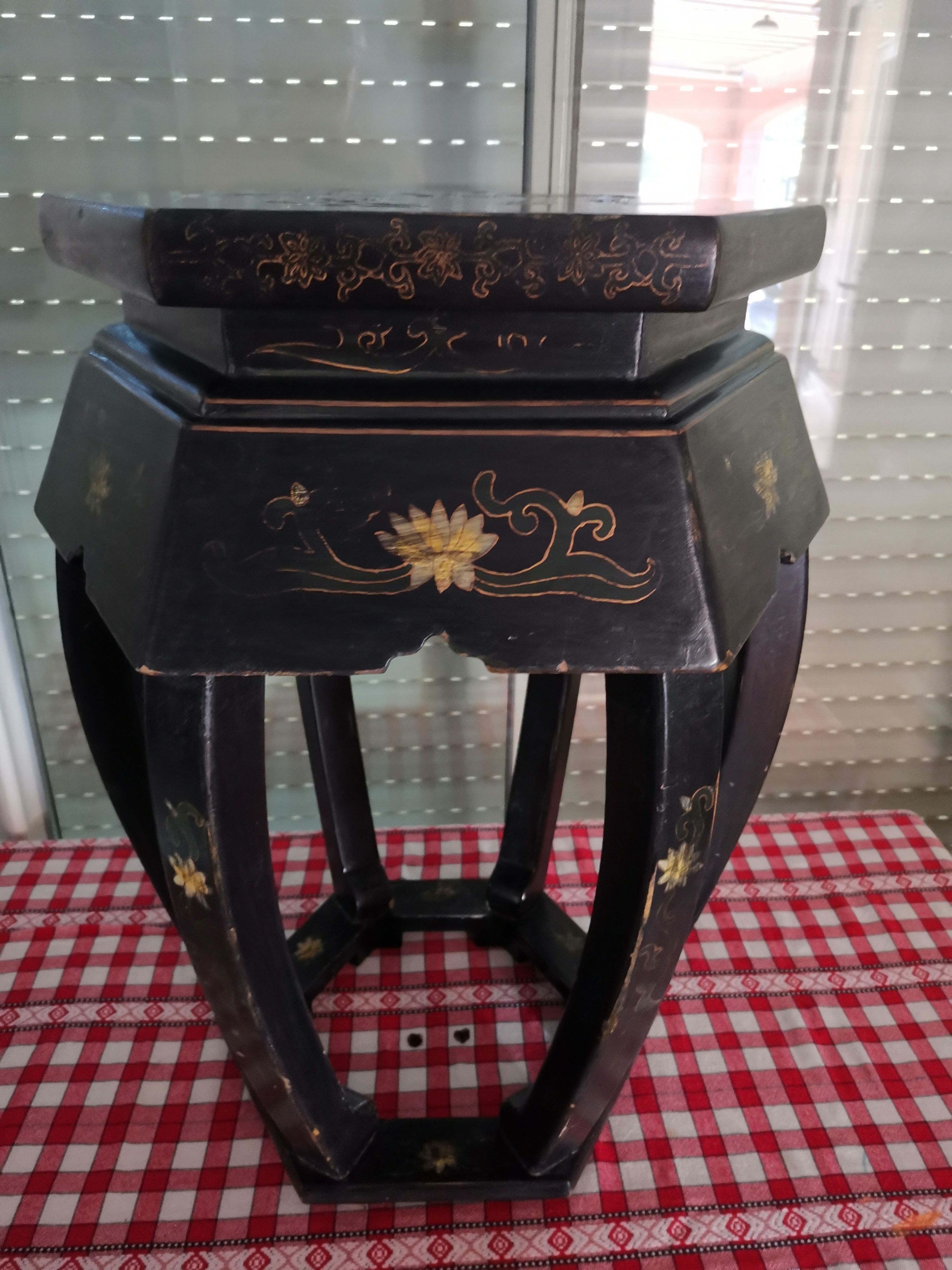 Chinese table painted Napoleon III era with Phoenix certificate in good condition