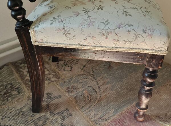 Chaise ancienne dite '' de nourrice