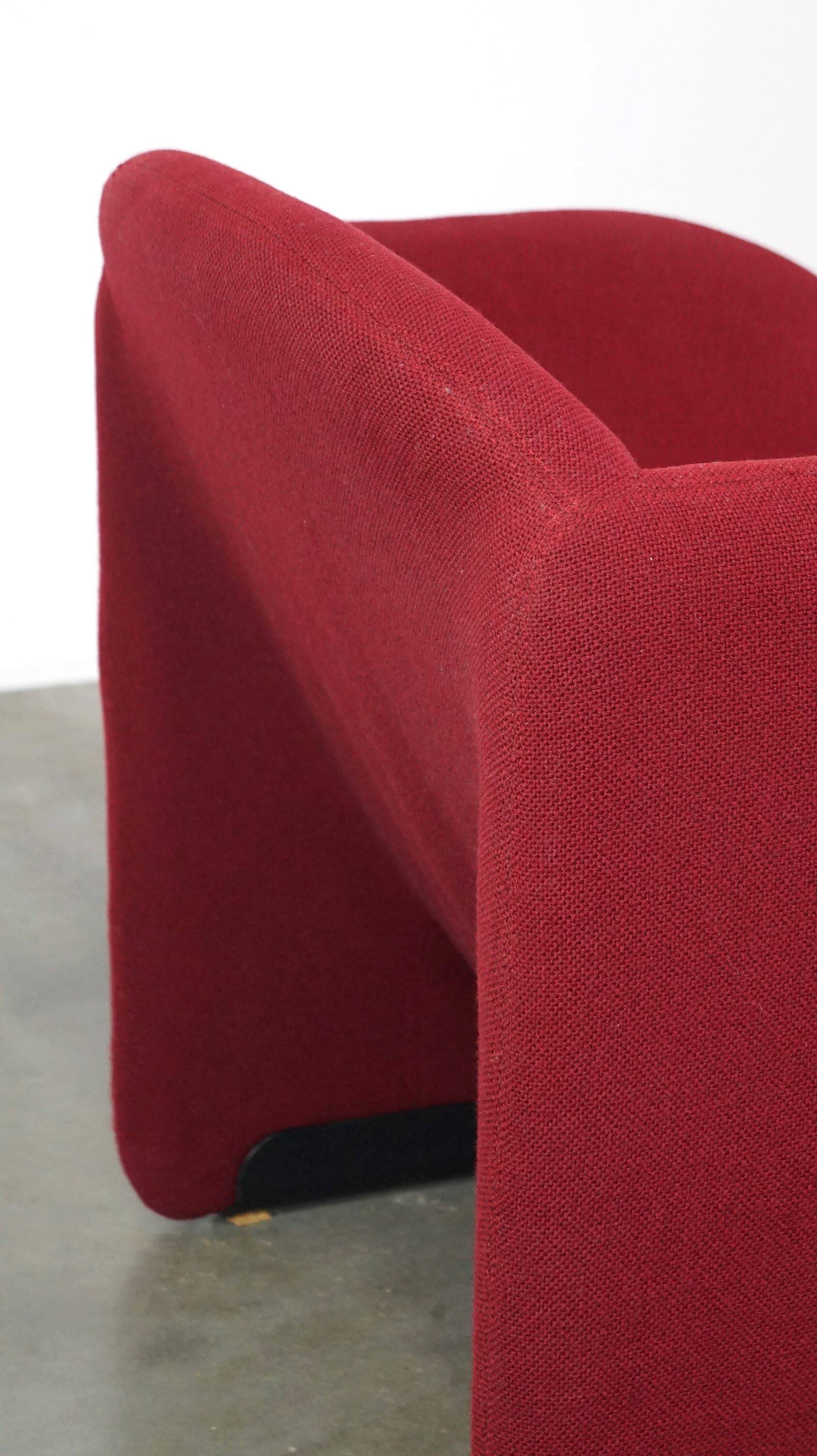 Vintage Artifort Design Armchair Model Ben in Sturdy Red Fabric