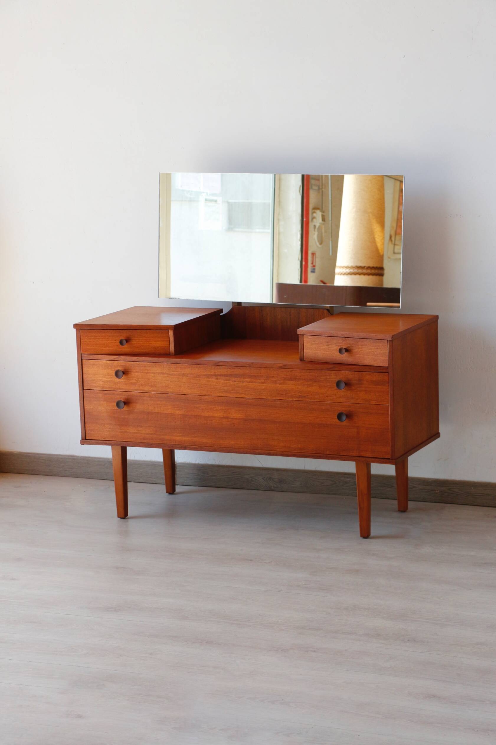 Vintage teak hairdresser Avalon – mid-century Scandinavian design