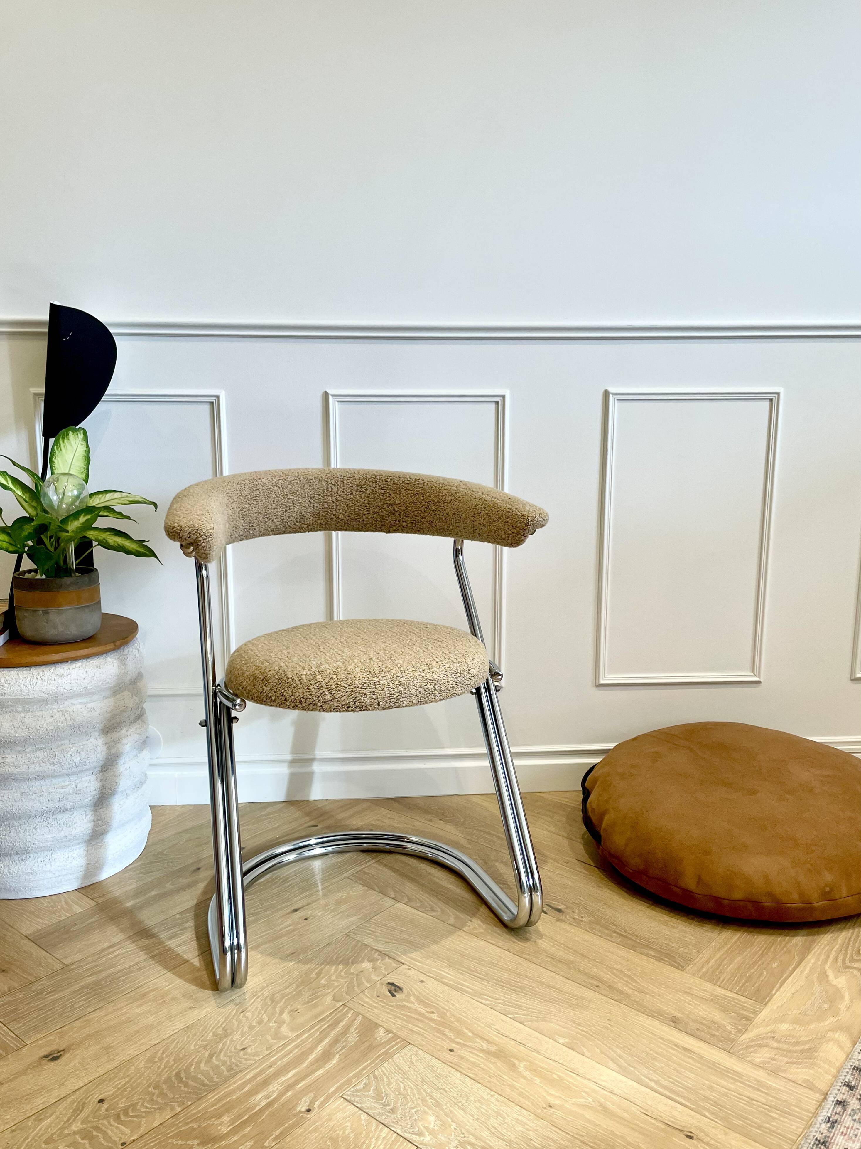 Vintage chair design from the 70s – chrome & boucle – modernist style
